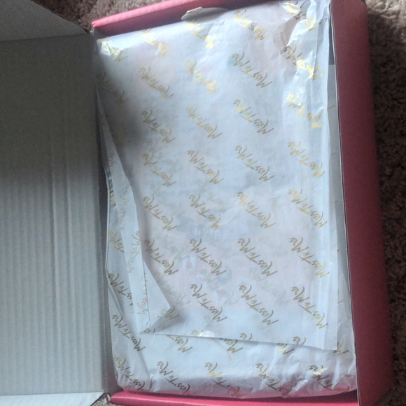 Miss to Mrs box - Picture 2 of 3